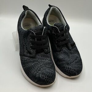ALIGN Nurse Mates Women's Velocity Black Swirl size 8/ Medium B